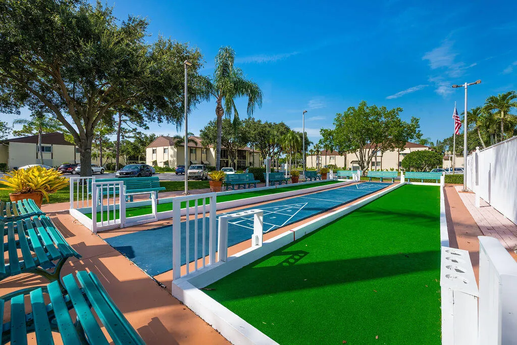 141LakePineA2Greenacres-30