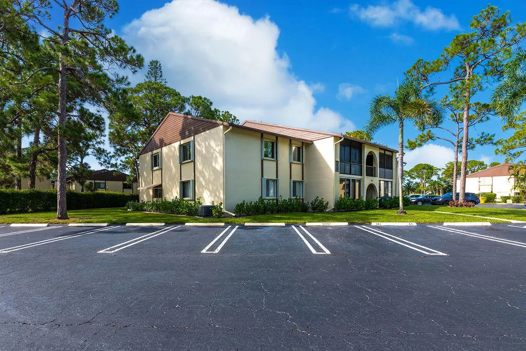 141LakePineA2Greenacres-25