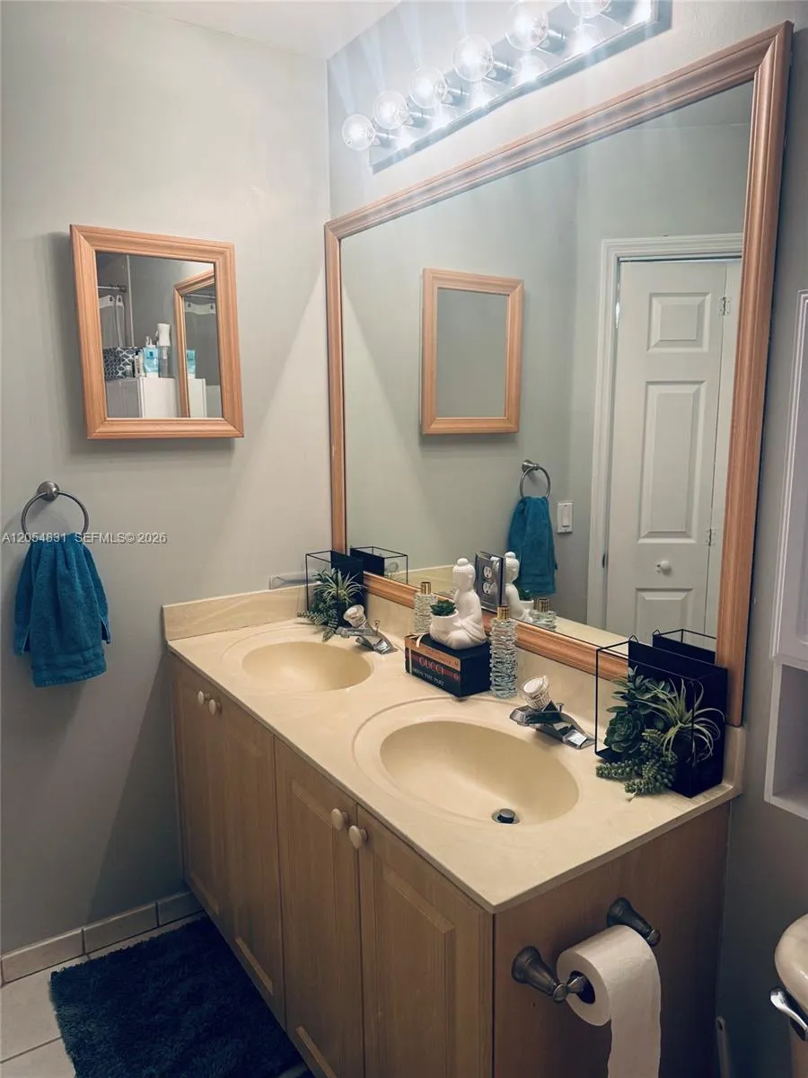 Master​​‌​​​​‌​​‌‌​‌‌​​​‌‌​‌​‌​‌​​​‌​​ Bedroom