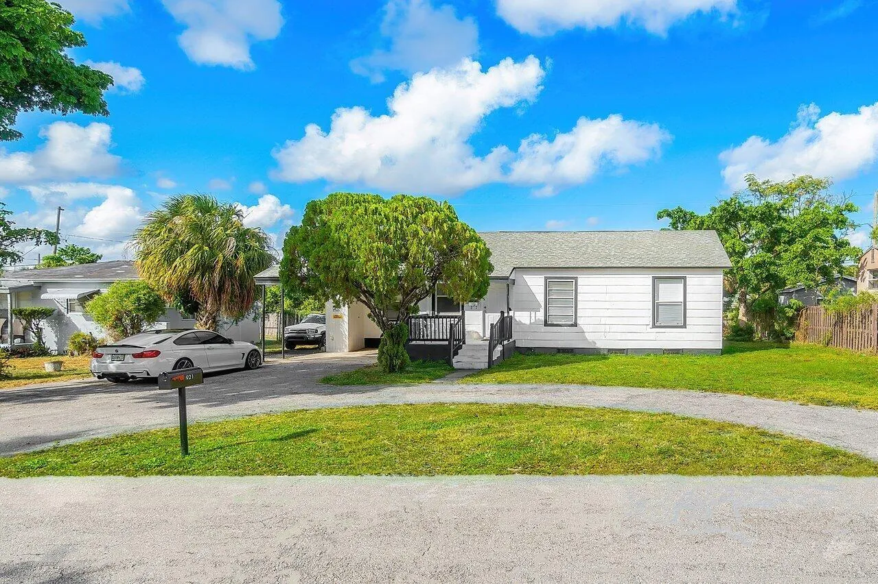 003-92143rdStreet-WestPalmBeach-FL-33407