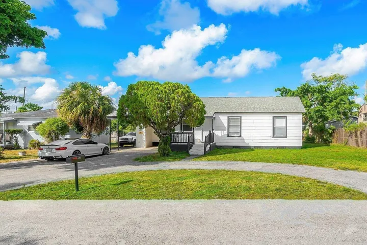 003-92143rdStreet-WestPalmBeach-FL-33407