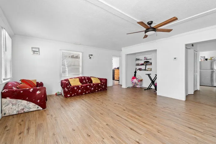 007-92143rdStreet-WestPalmBeach-FL-33407