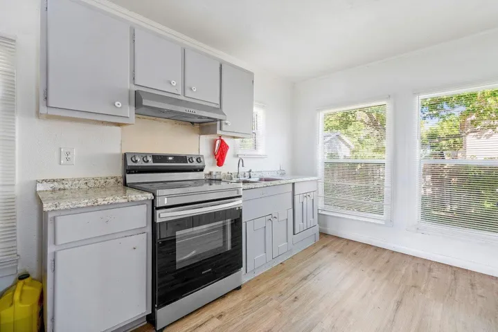 010-92143rdStreet-WestPalmBeach-FL-33407
