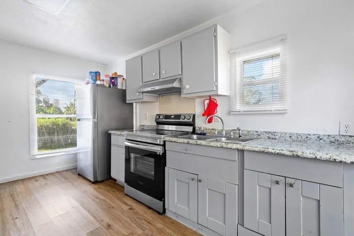 009-92143rdStreet-WestPalmBeach-FL-33407