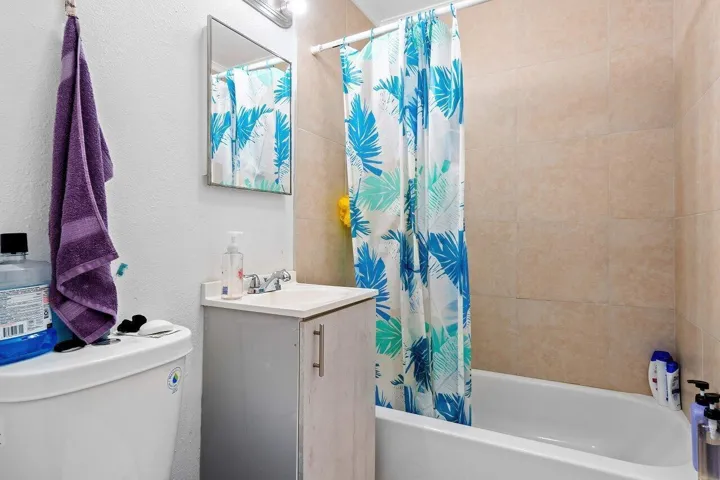 016-92143rdStreet-WestPalmBeach-FL-33407