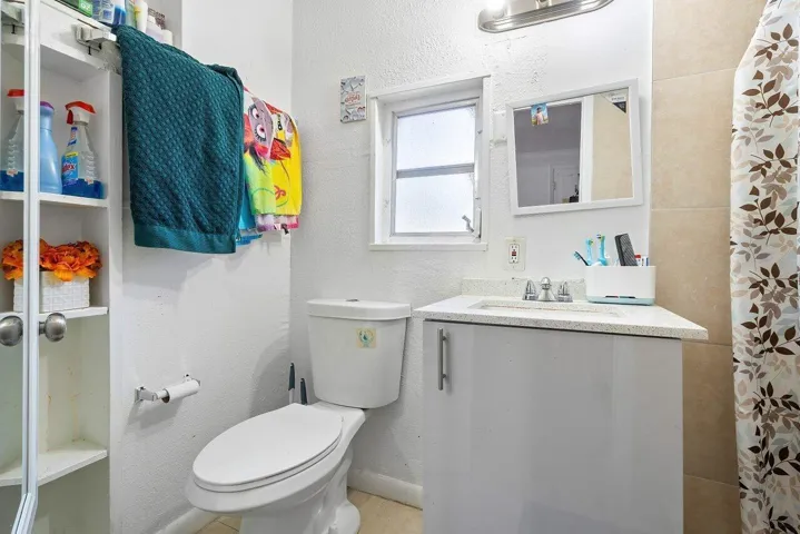 015-92143rdStreet-WestPalmBeach-FL-33407