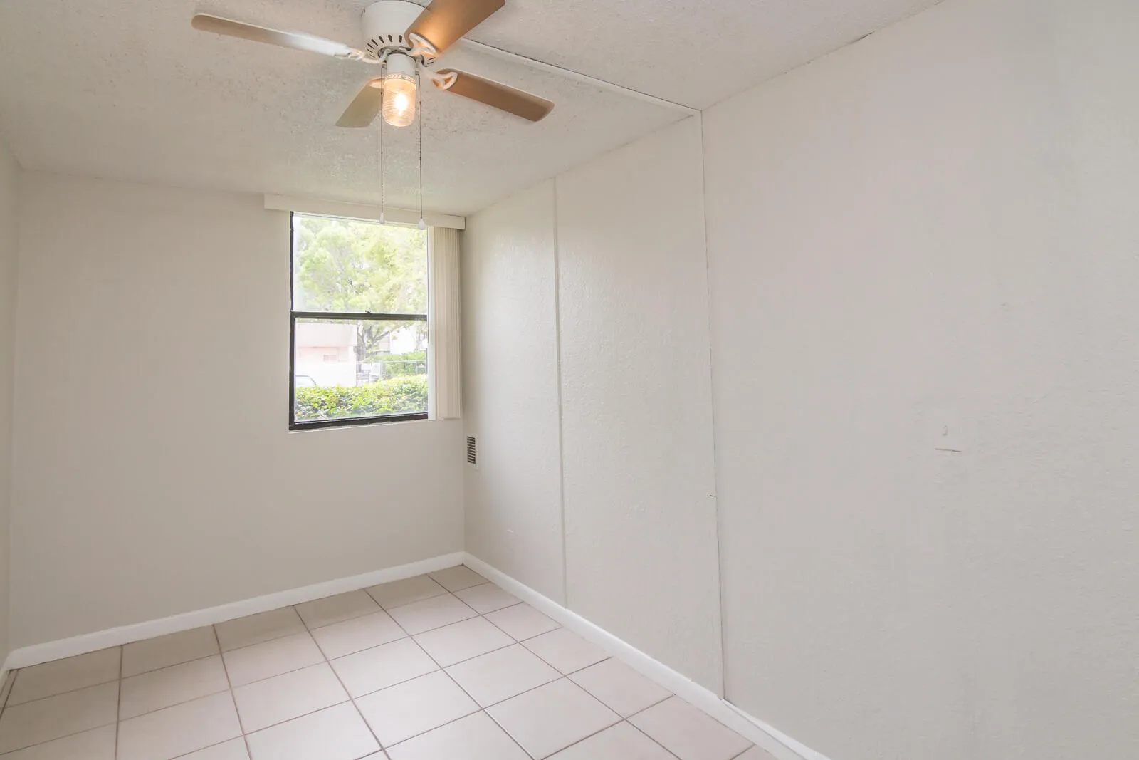 2771 Riverside Dr #109_08