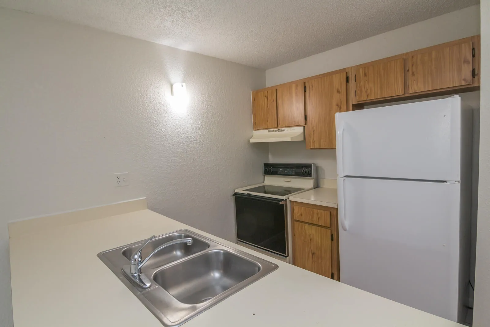 2771 Riverside Dr #109_03