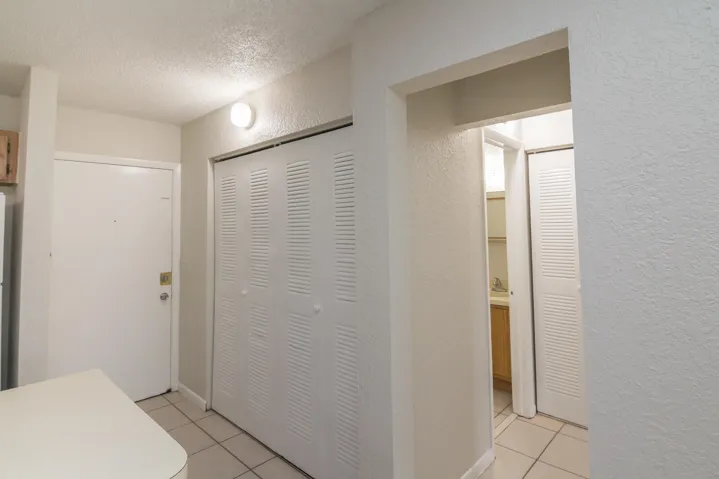 2771 Riverside Dr #109_06