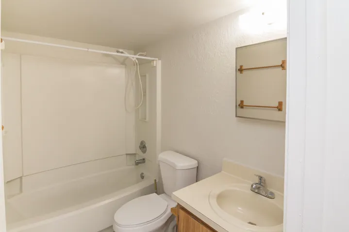 2771 Riverside Dr #109_07