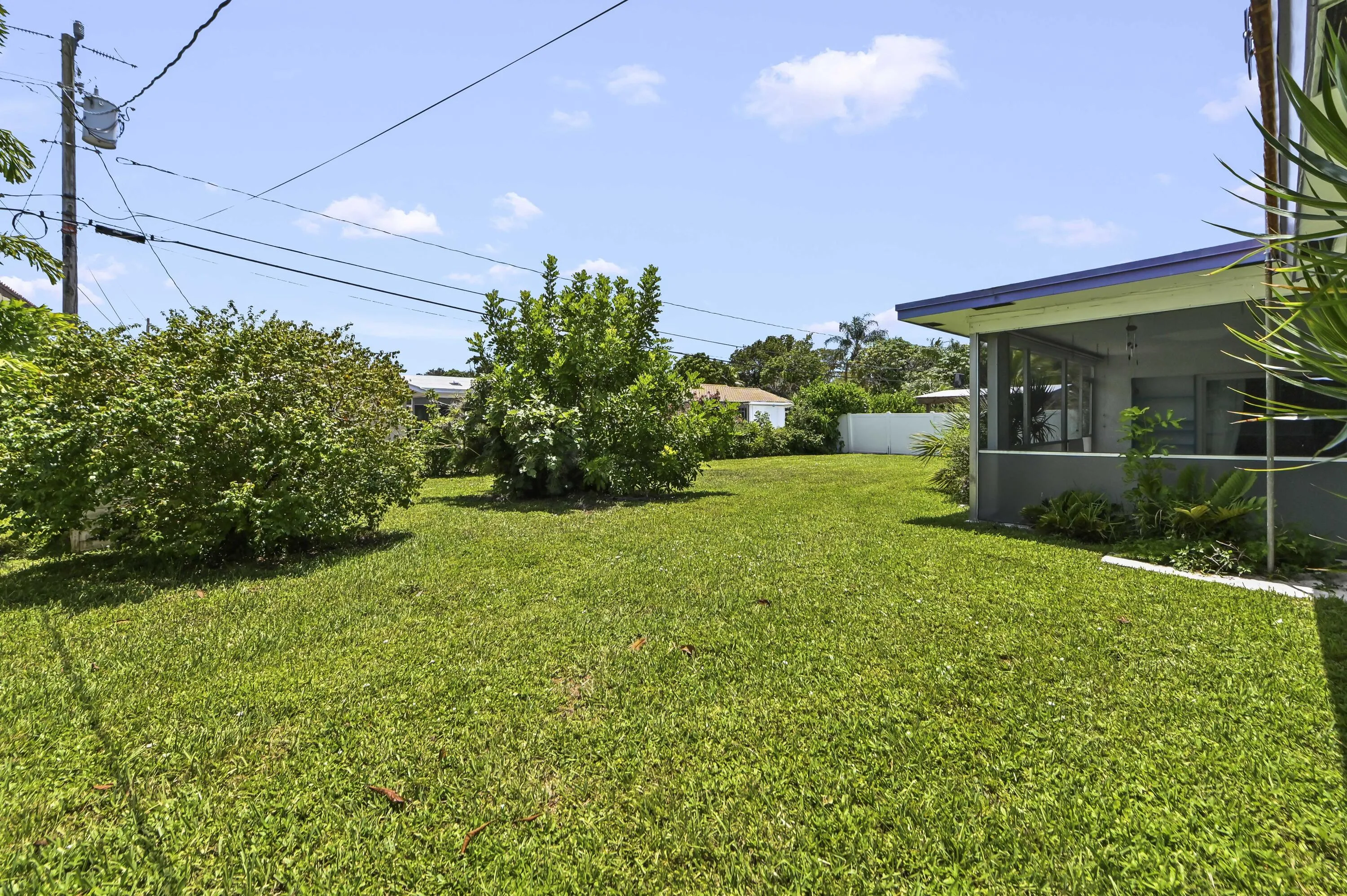 29 Backyard 03