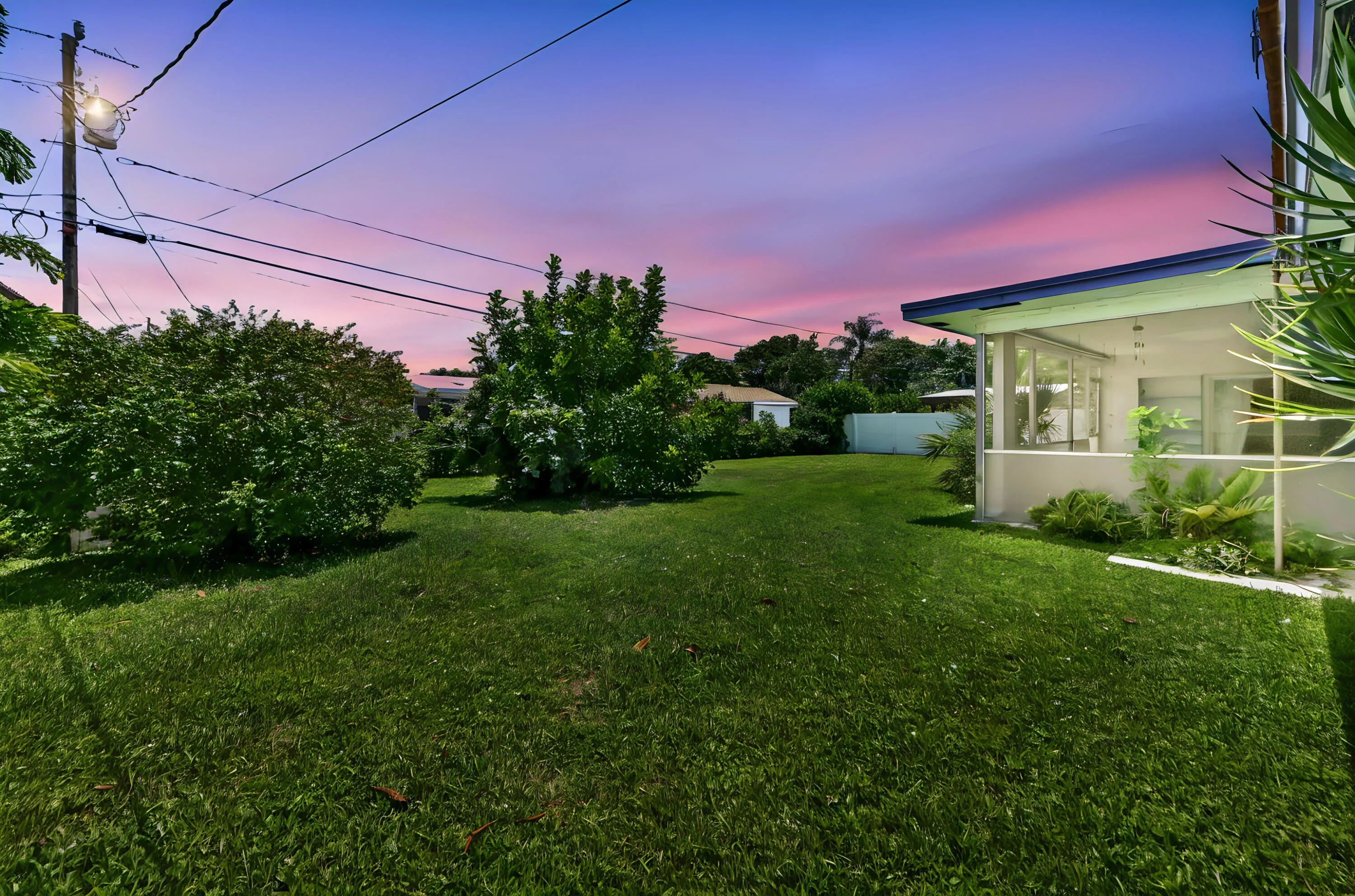 26-Backyard-03_TW