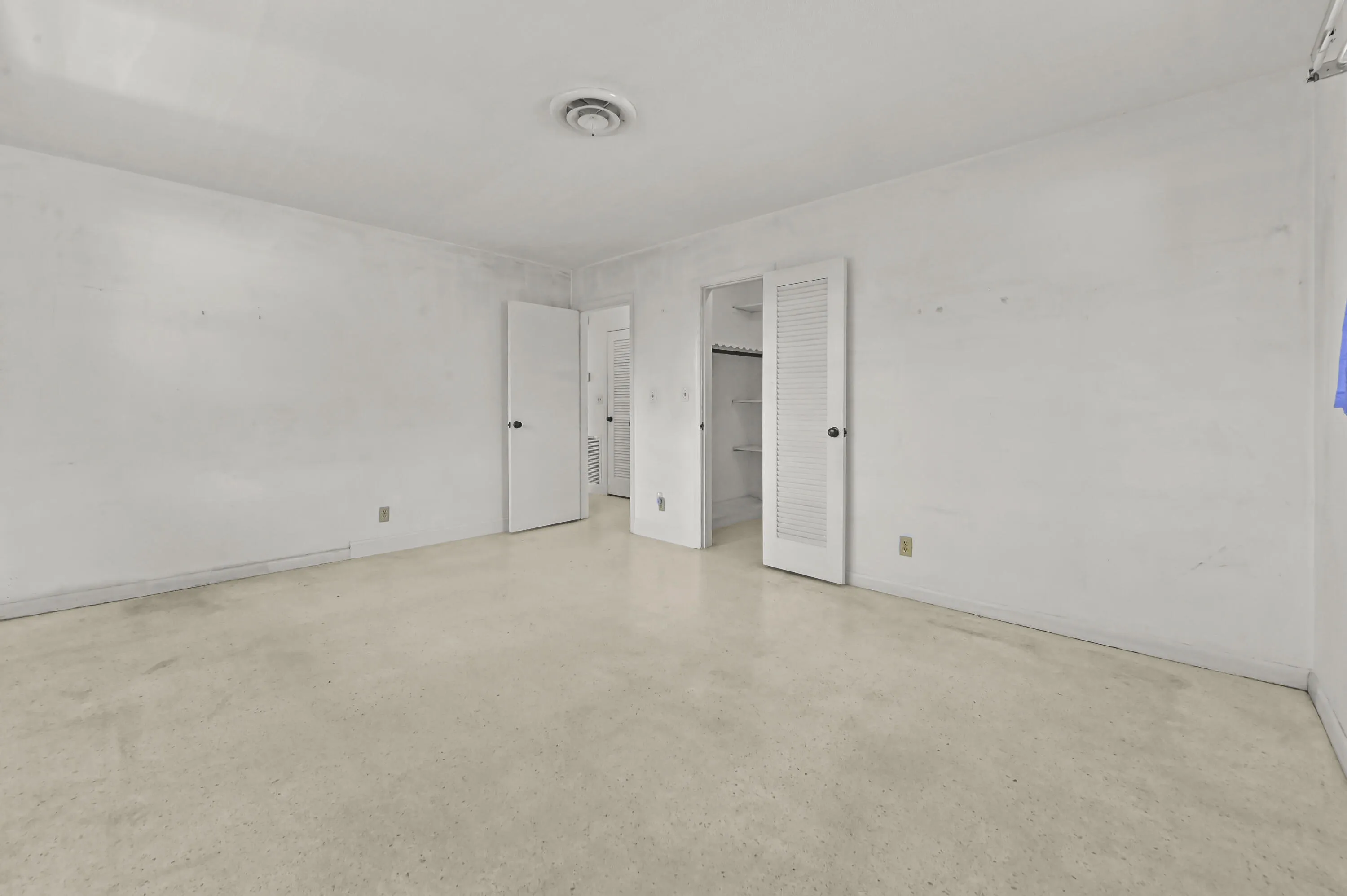 19 Bedroom 02