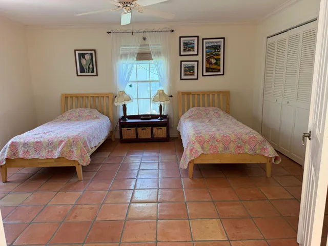 guest room 1