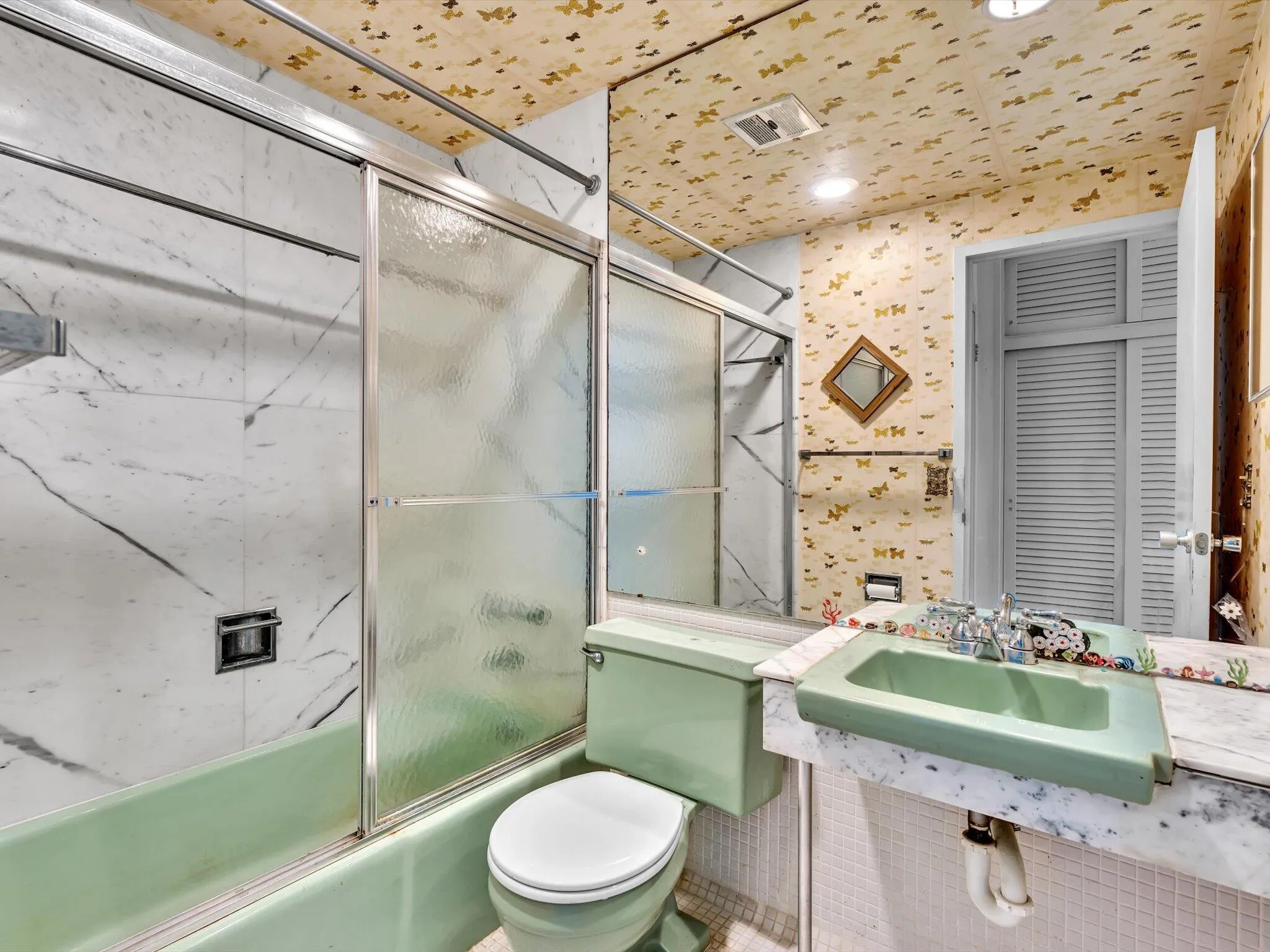 Ensuite bathroom