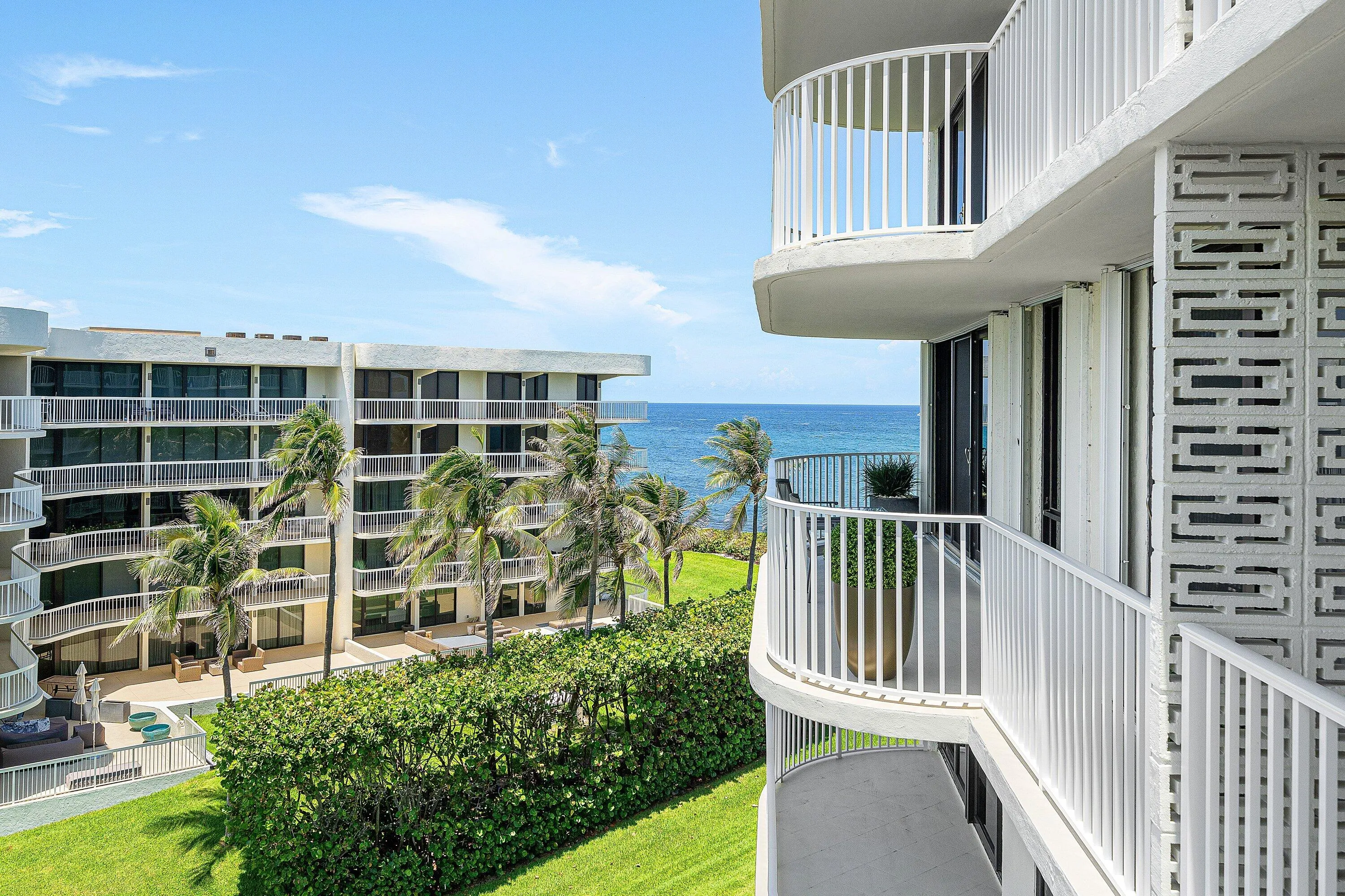 024-3360SouthOceanBoulevard-5AI-PalmBeac