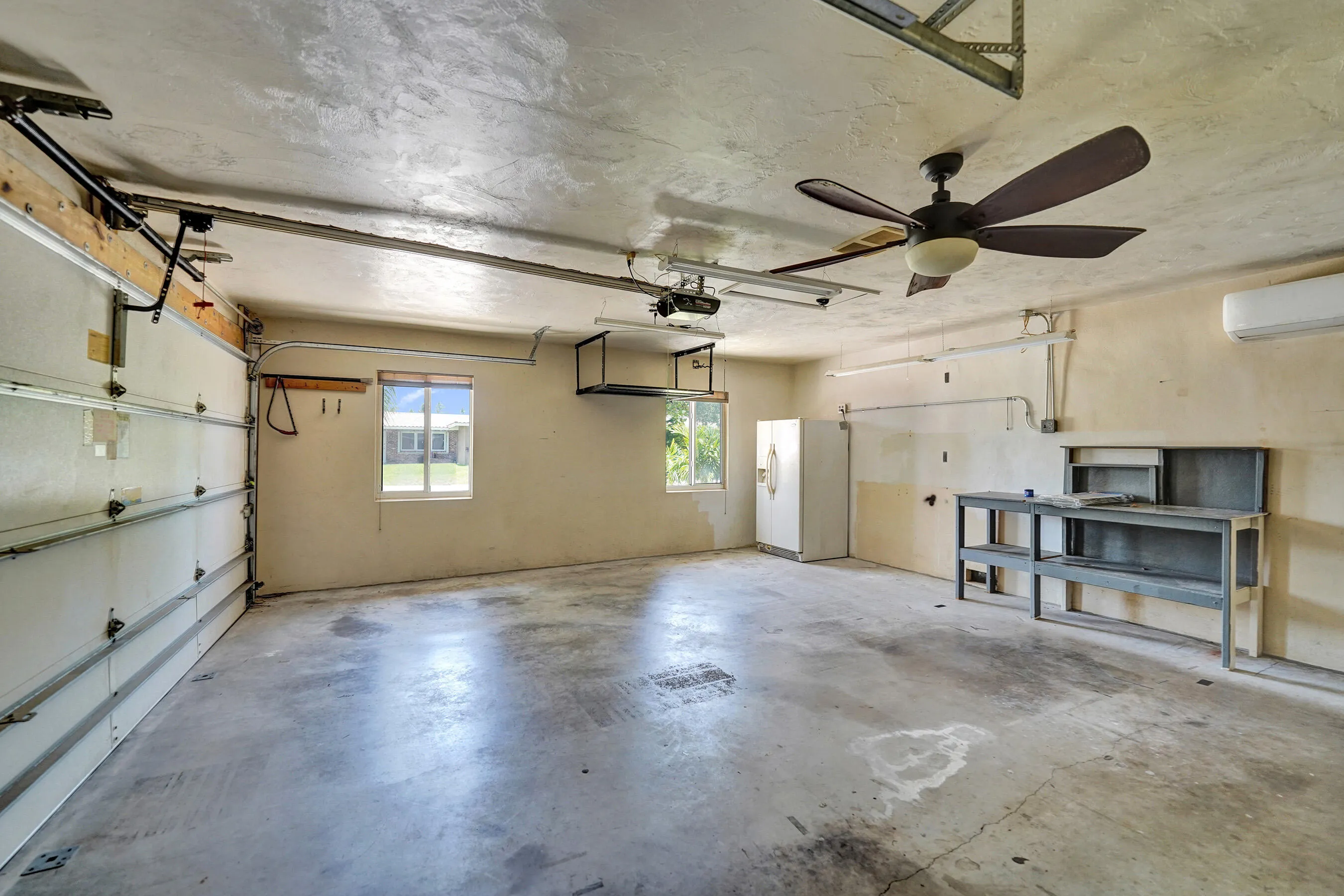 Huge 2 car garage with separate central AC unit