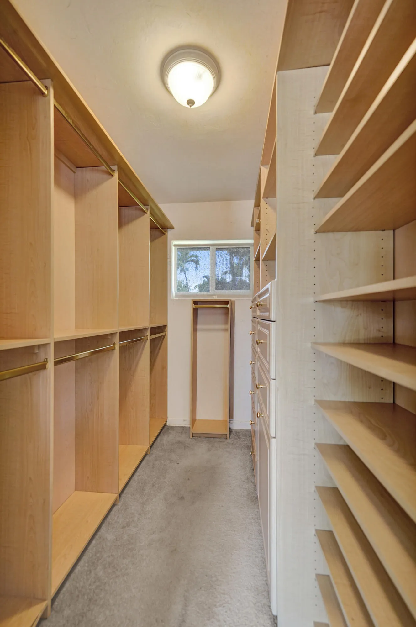 Awesome walk in closet