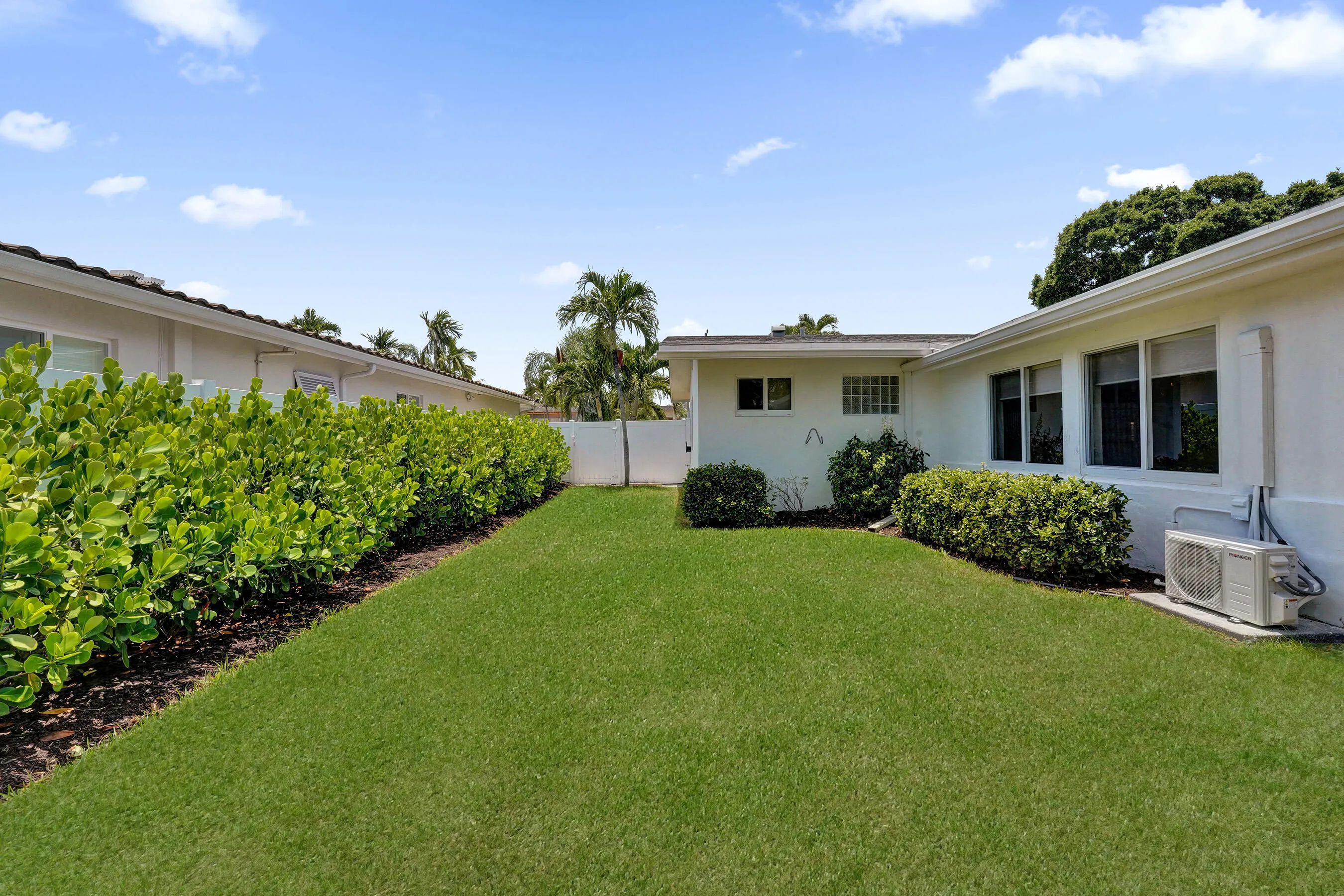Huge side yard