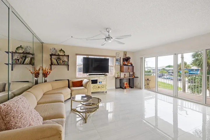 1200 Hibiscus Ave #201-1