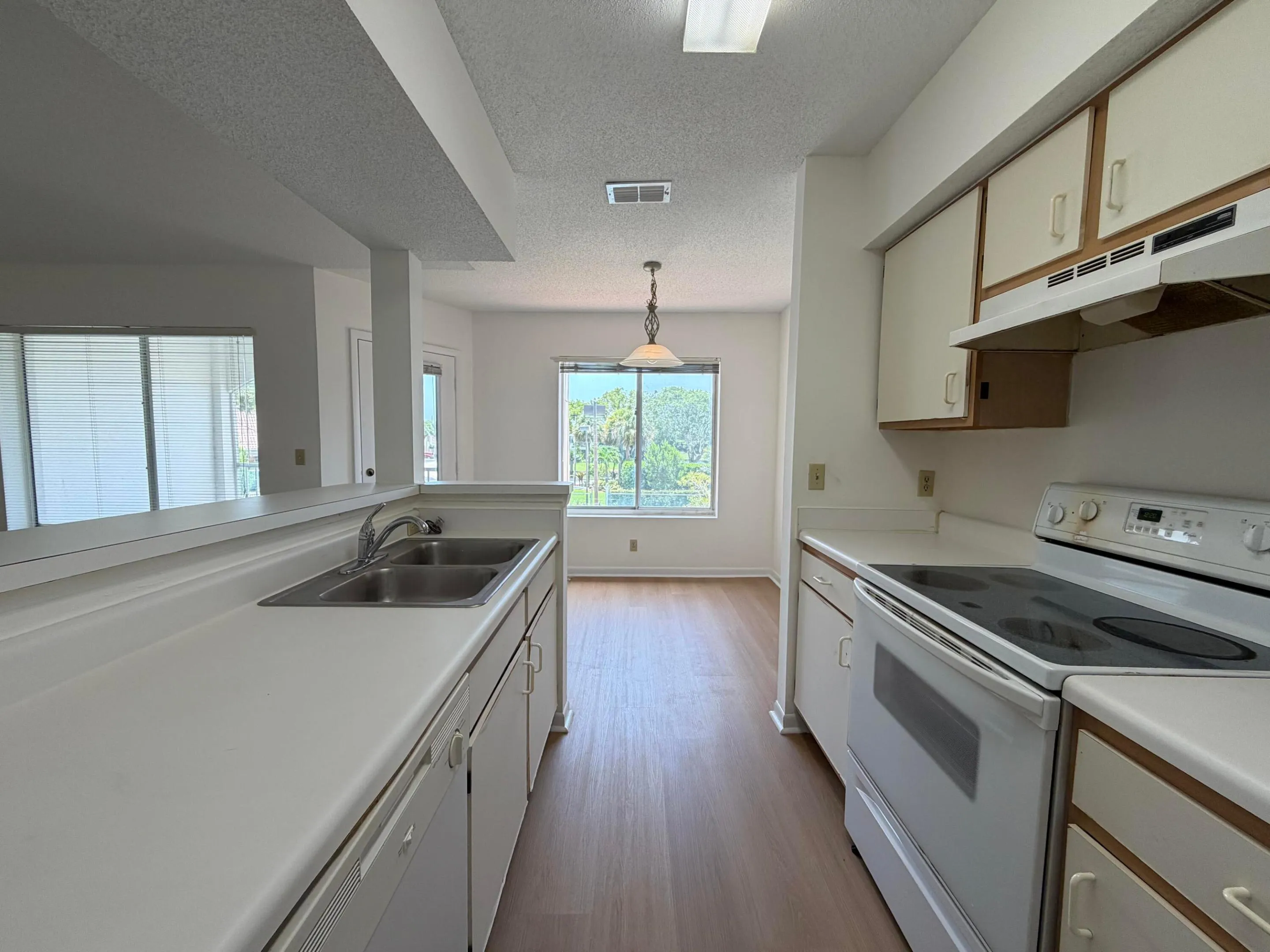 GALLEY KITCHEN