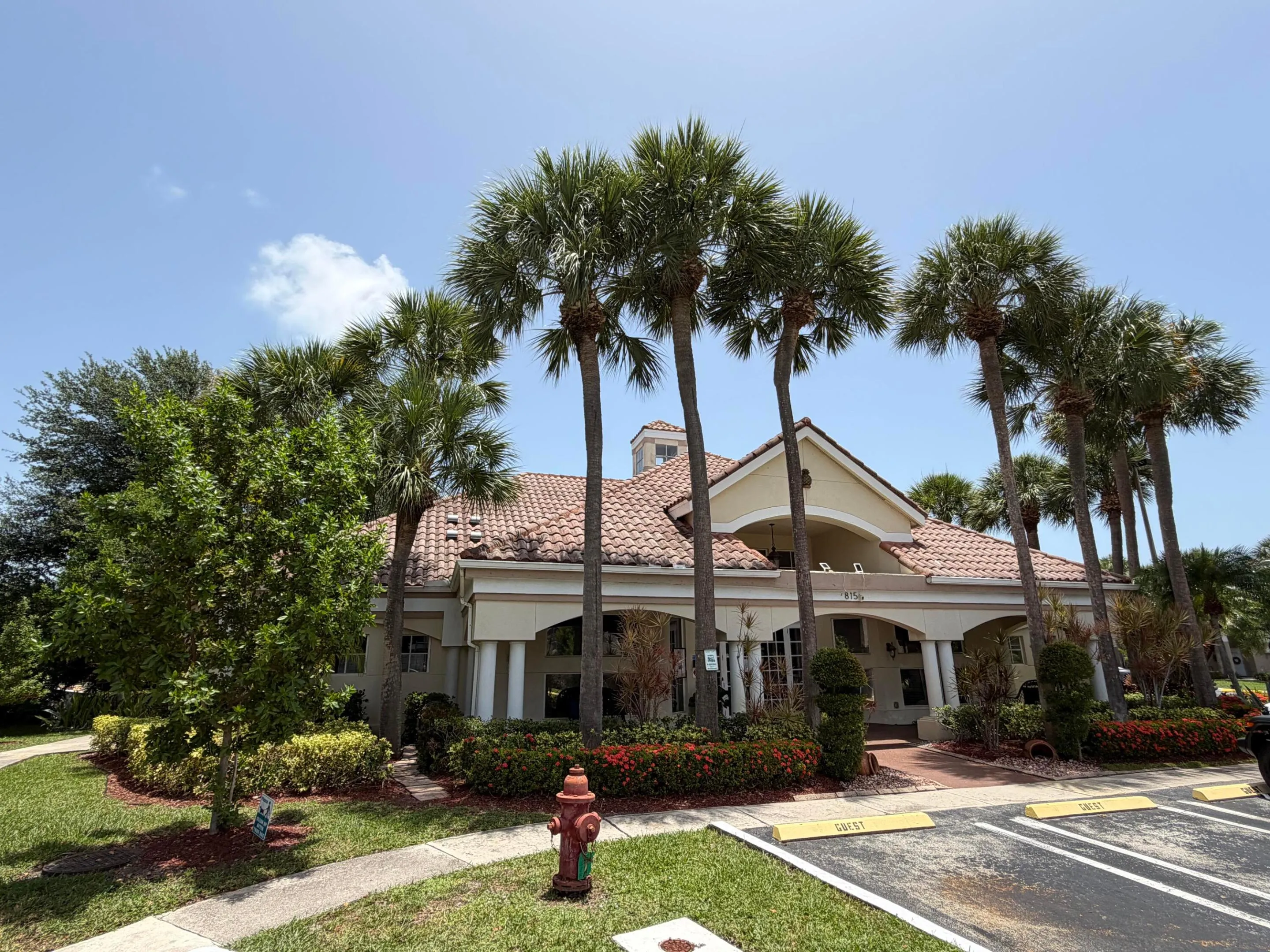 CLUBHOUSE