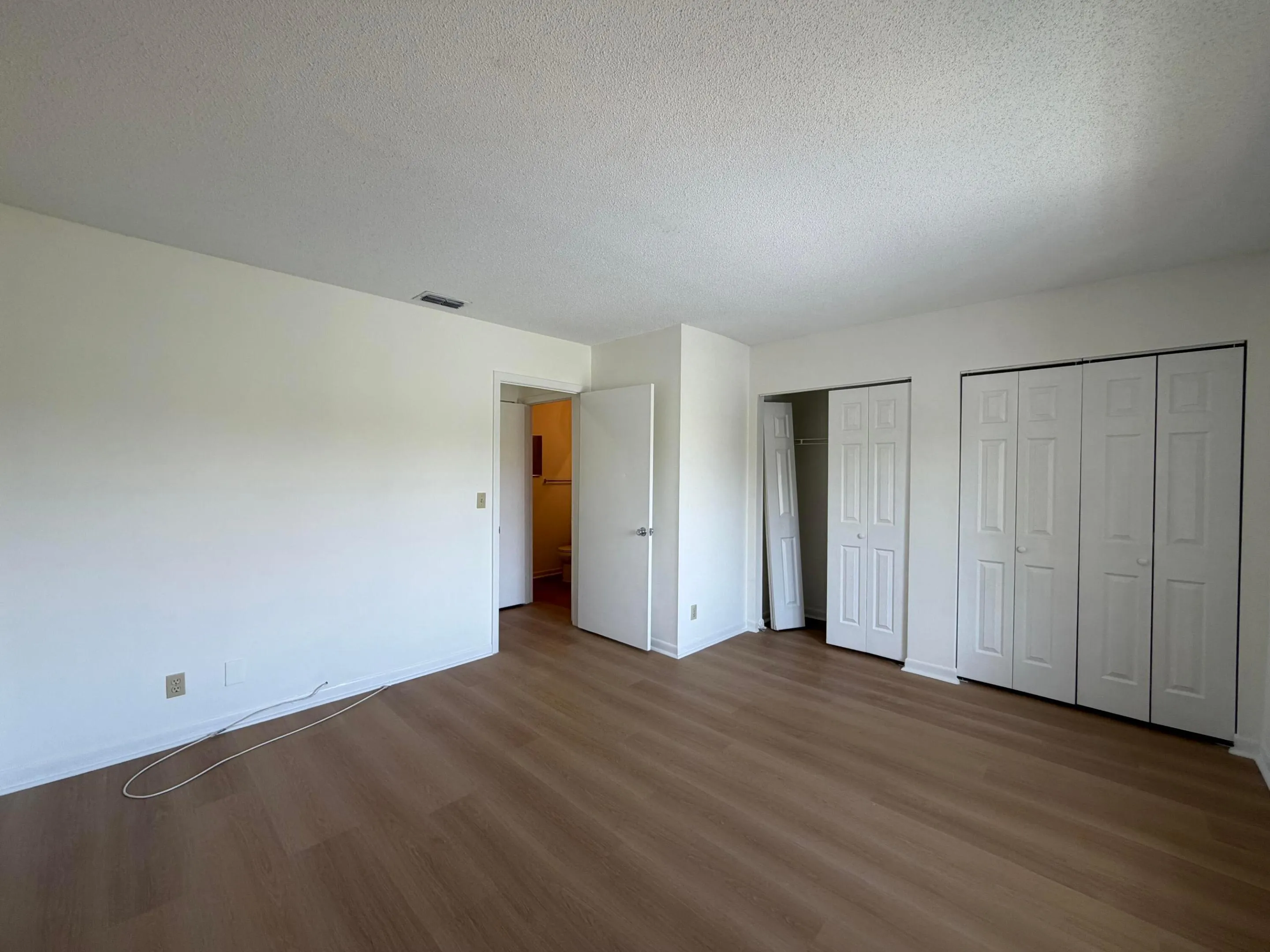 MAIN BEDROOM