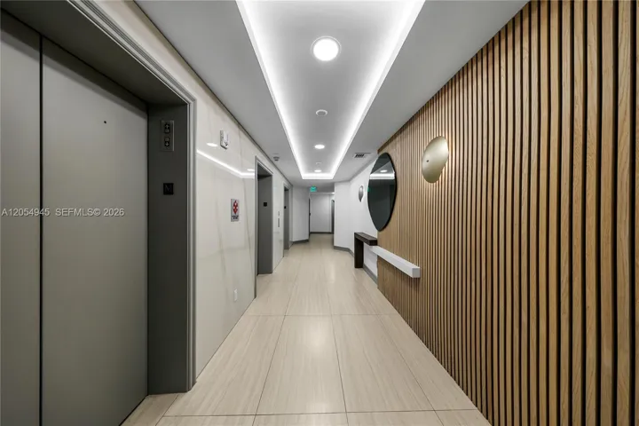 Lobby new elevators