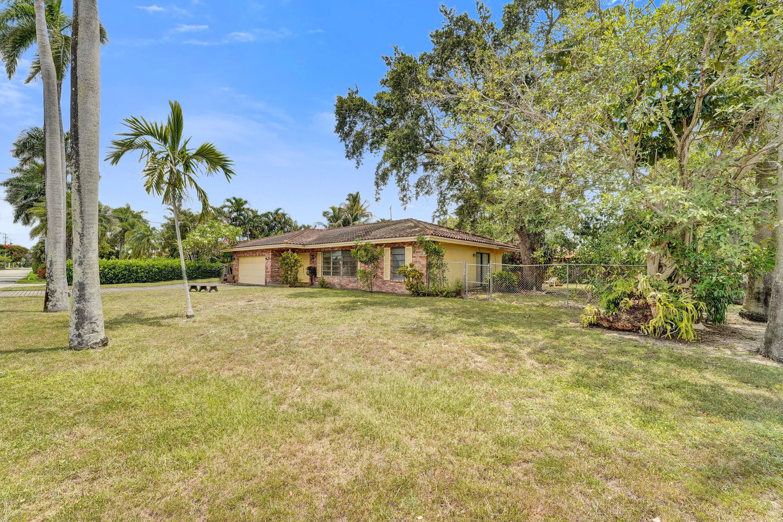 Oversized 12,500 SF Corner Lot in Coral Ridge County​​‌​​​​‌​​‌‌​‌‌​​​‌‌​‌​‌​‌​​​‌​​ Club