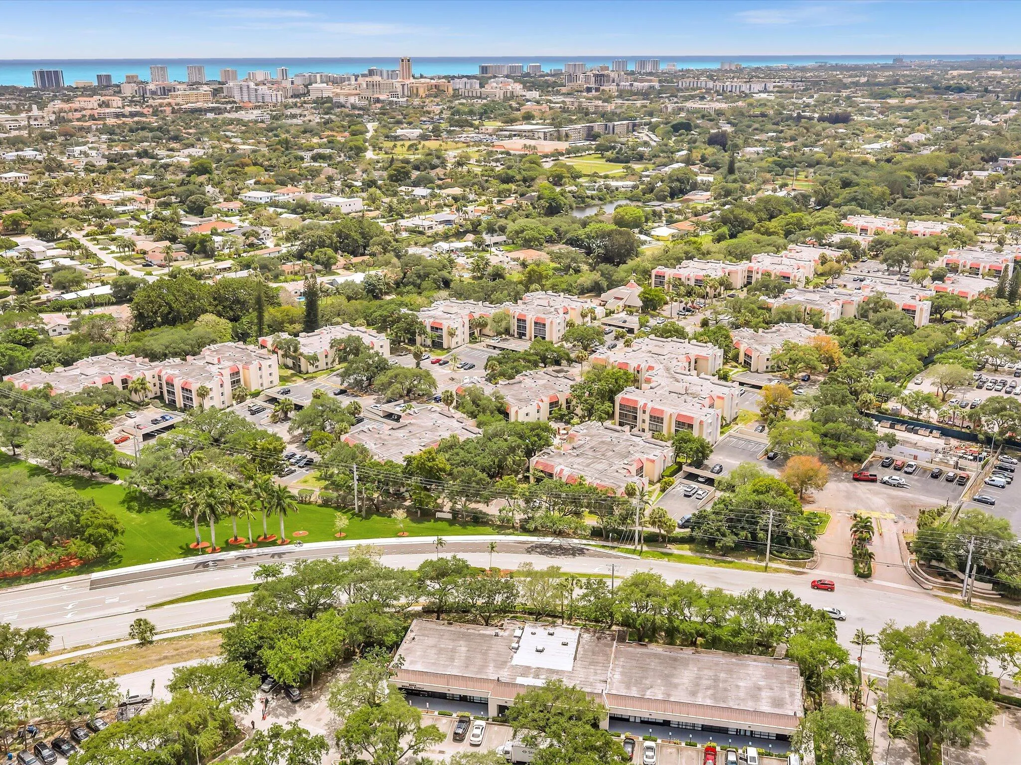 Near Retail, Grocery Stores & Restaurants