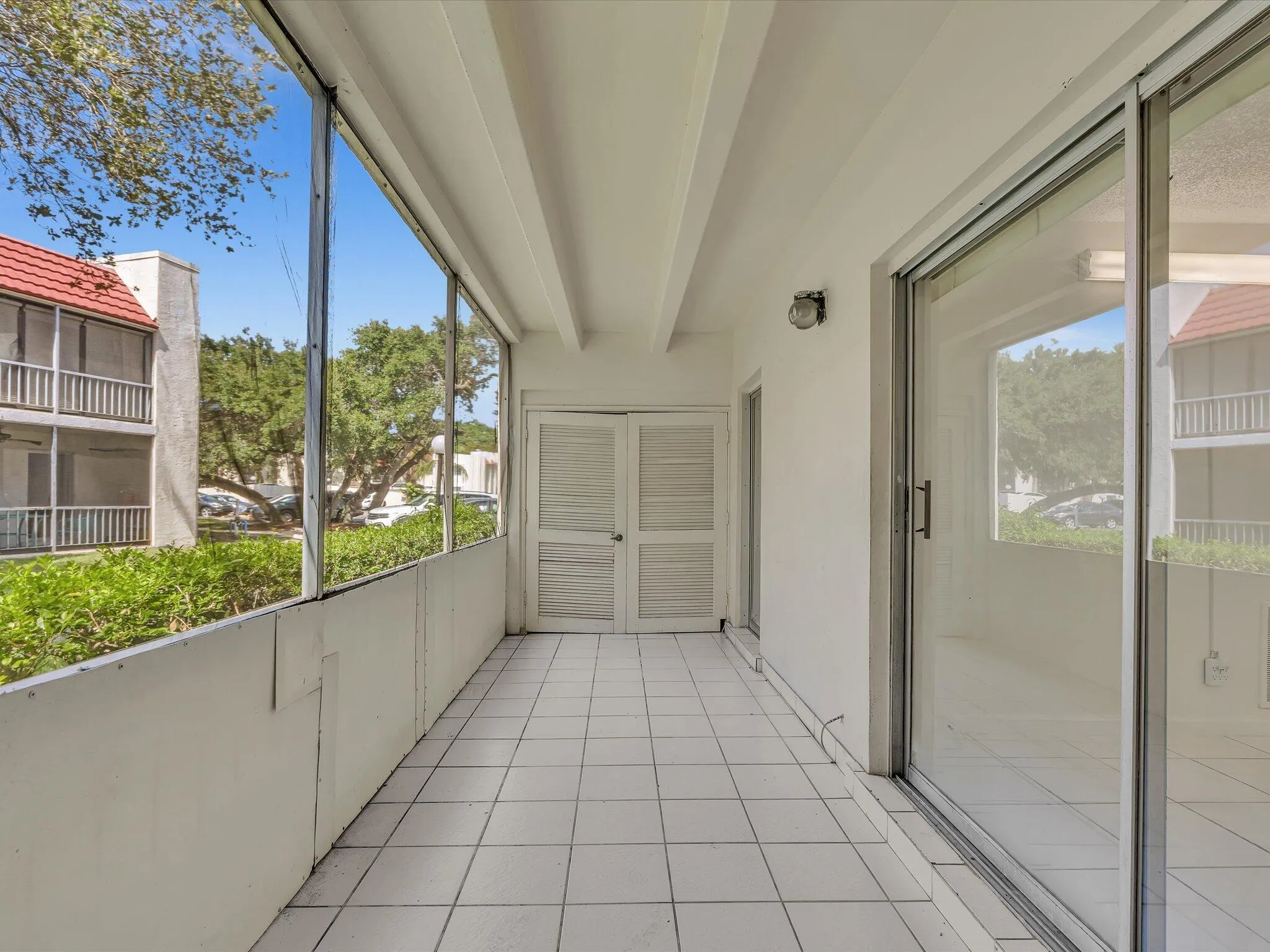 Patio 20'1" x 6'9"