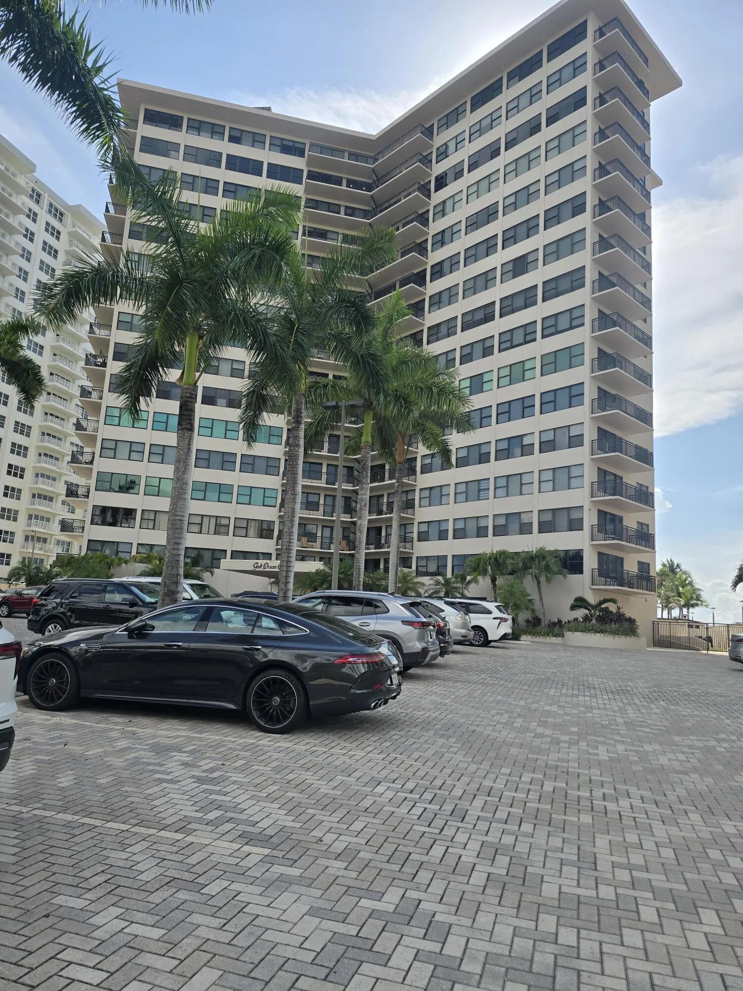Galt Ocean Club Parking