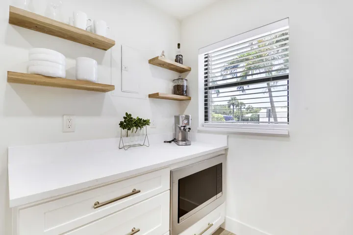 White Kitchen Cabinets