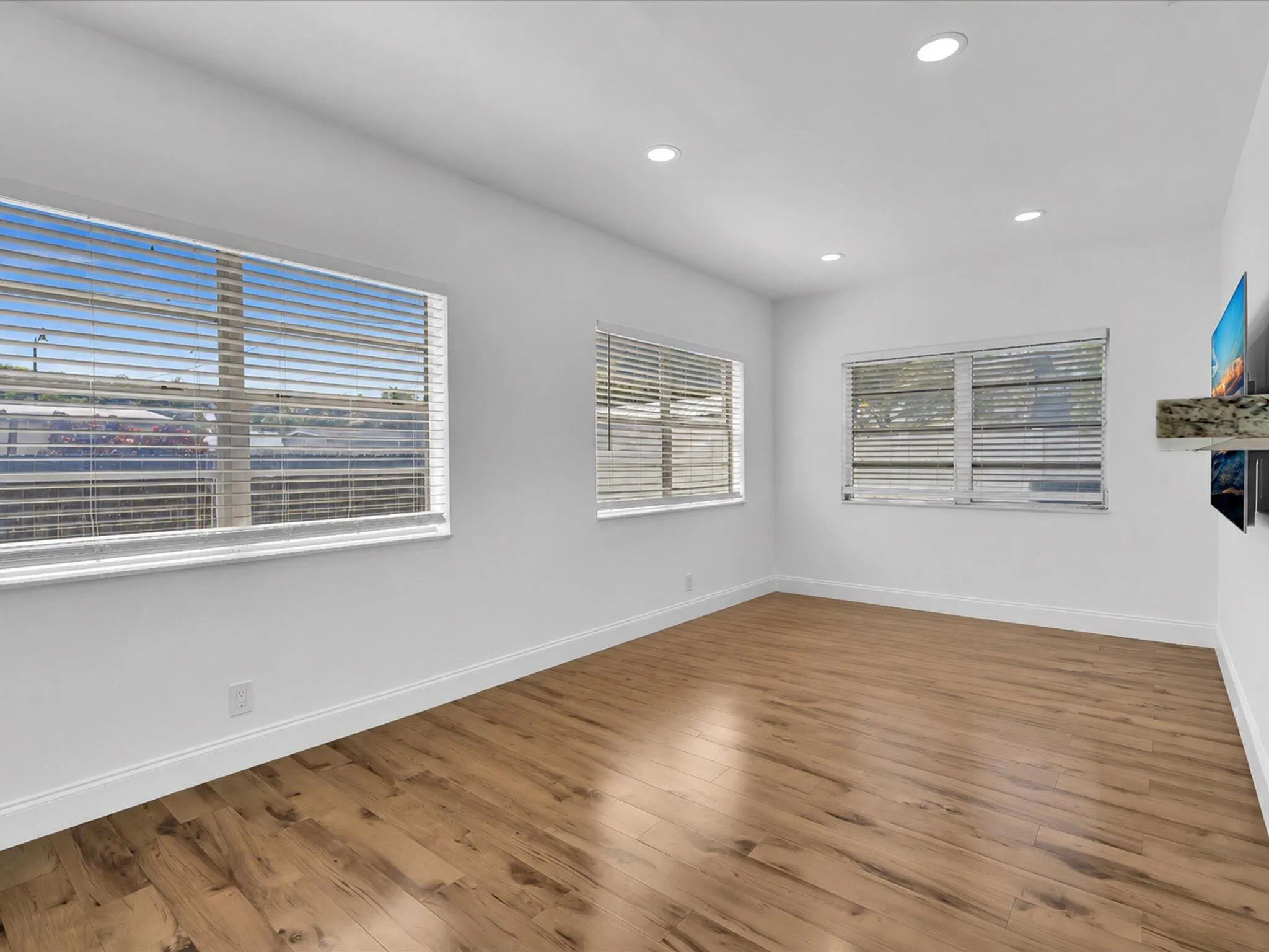 Virtually decluttered – furniture removed