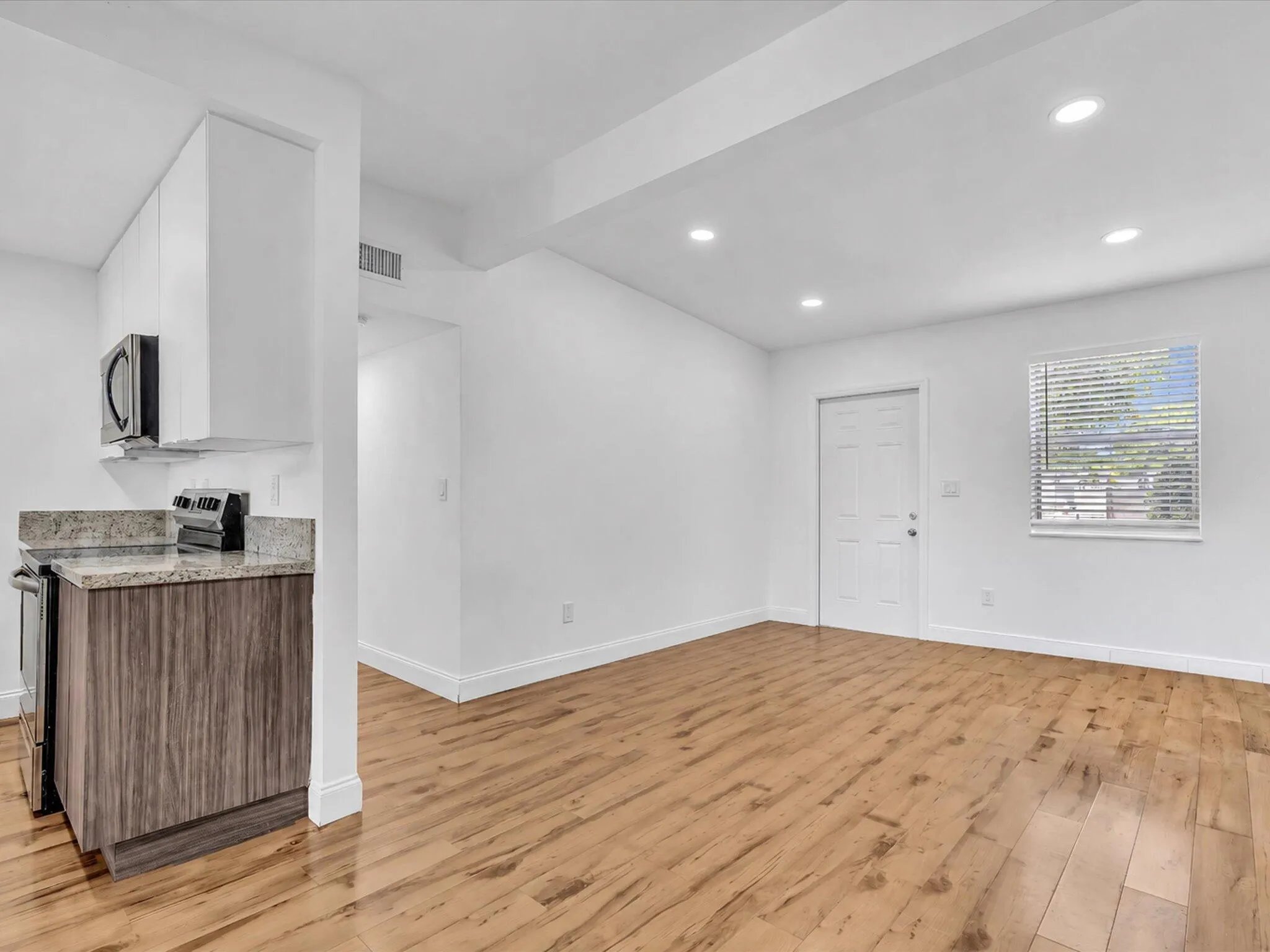 Virtually decluttered – furniture removed