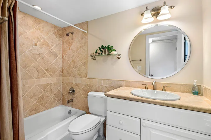 2nd Floor Bath