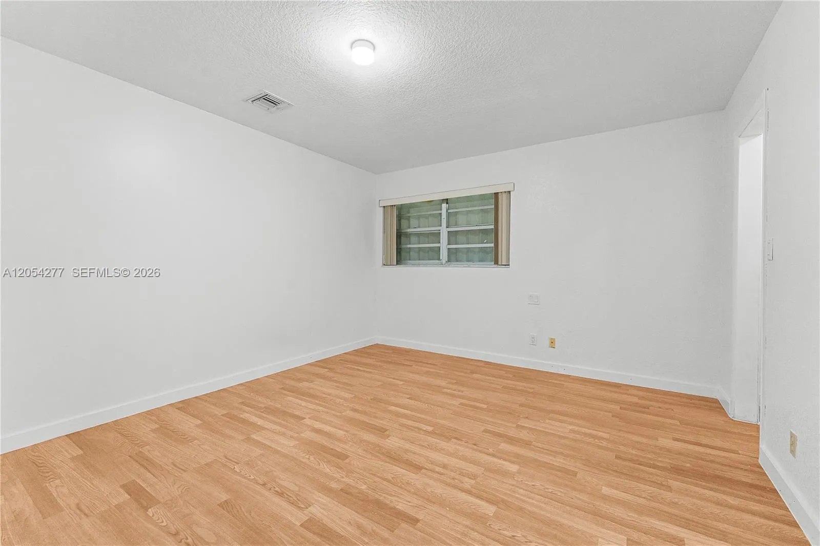 Photo 34