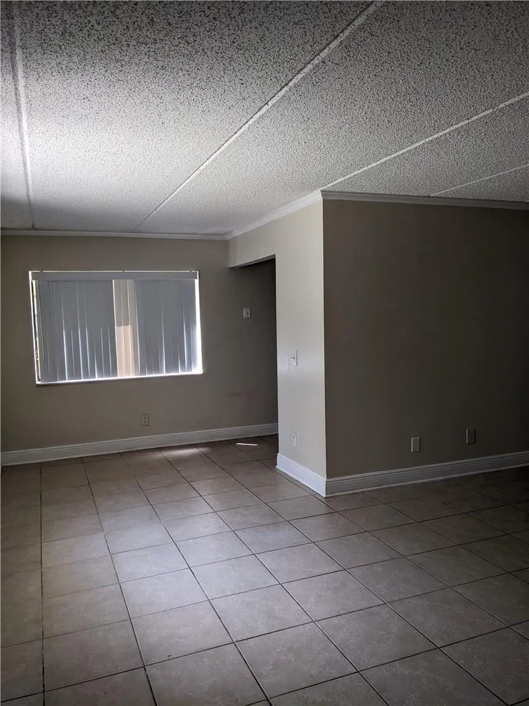 401 MEADOWS6