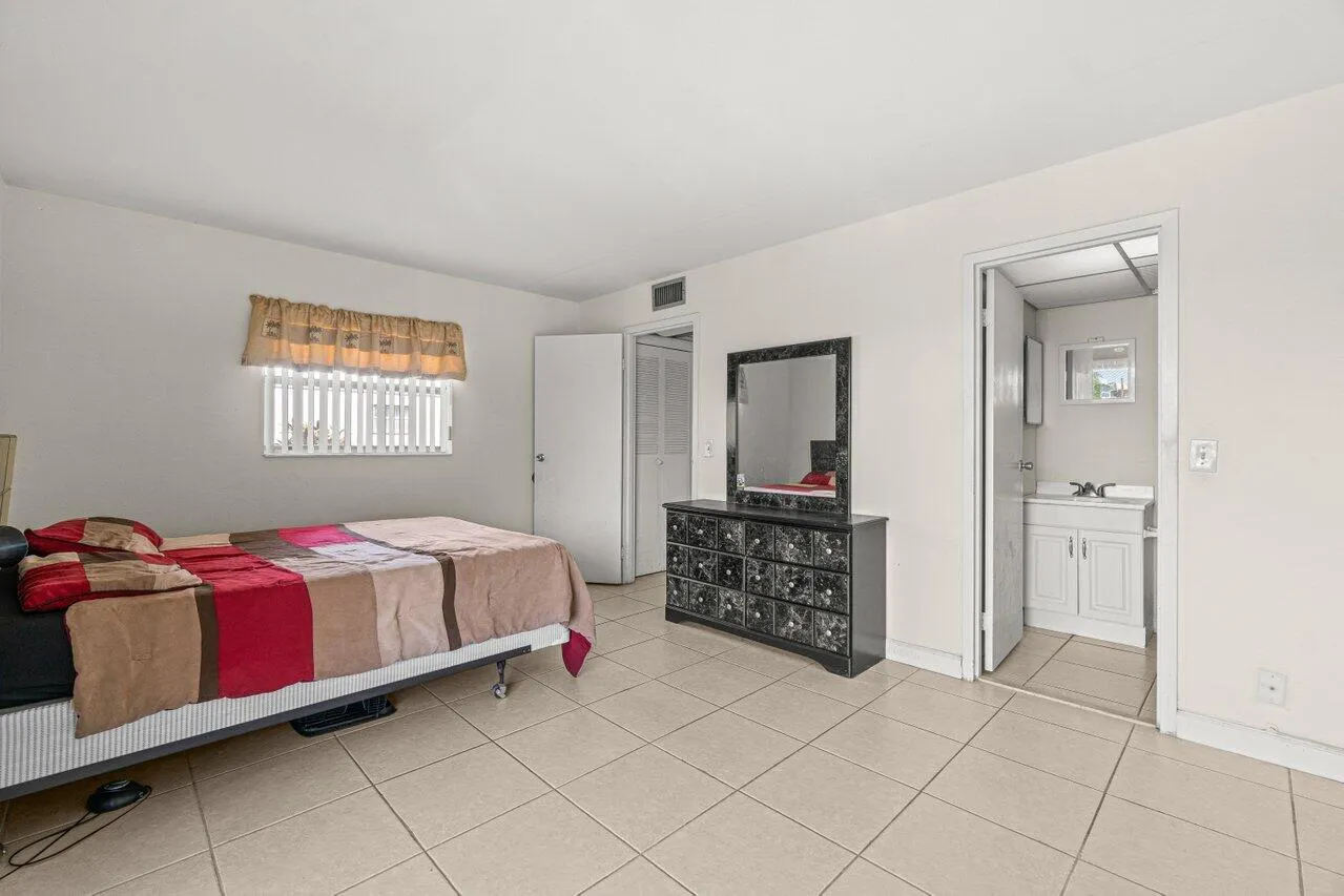 016-690BrittanyDrive-O-DelrayBeach-FL-33