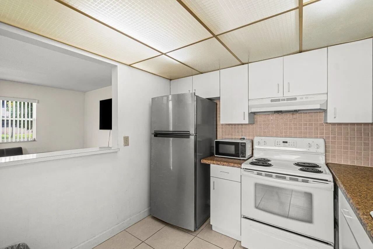 011-690BrittanyDrive-O-DelrayBeach-FL-33