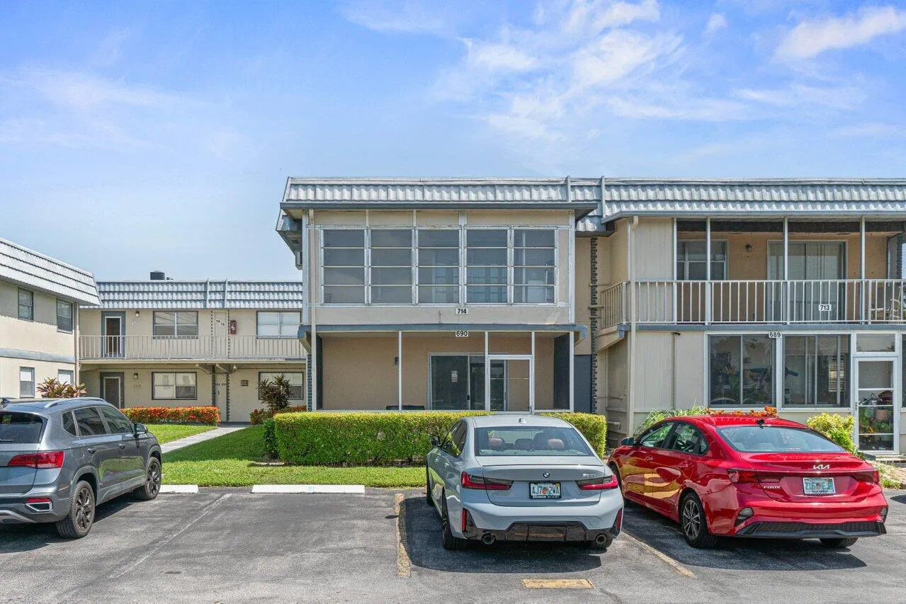 025-690BrittanyDrive-O-DelrayBeach-FL-33