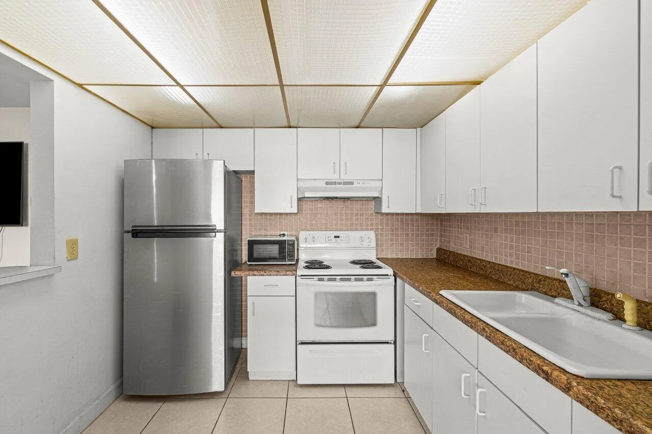 010-690BrittanyDrive-O-DelrayBeach-FL-33
