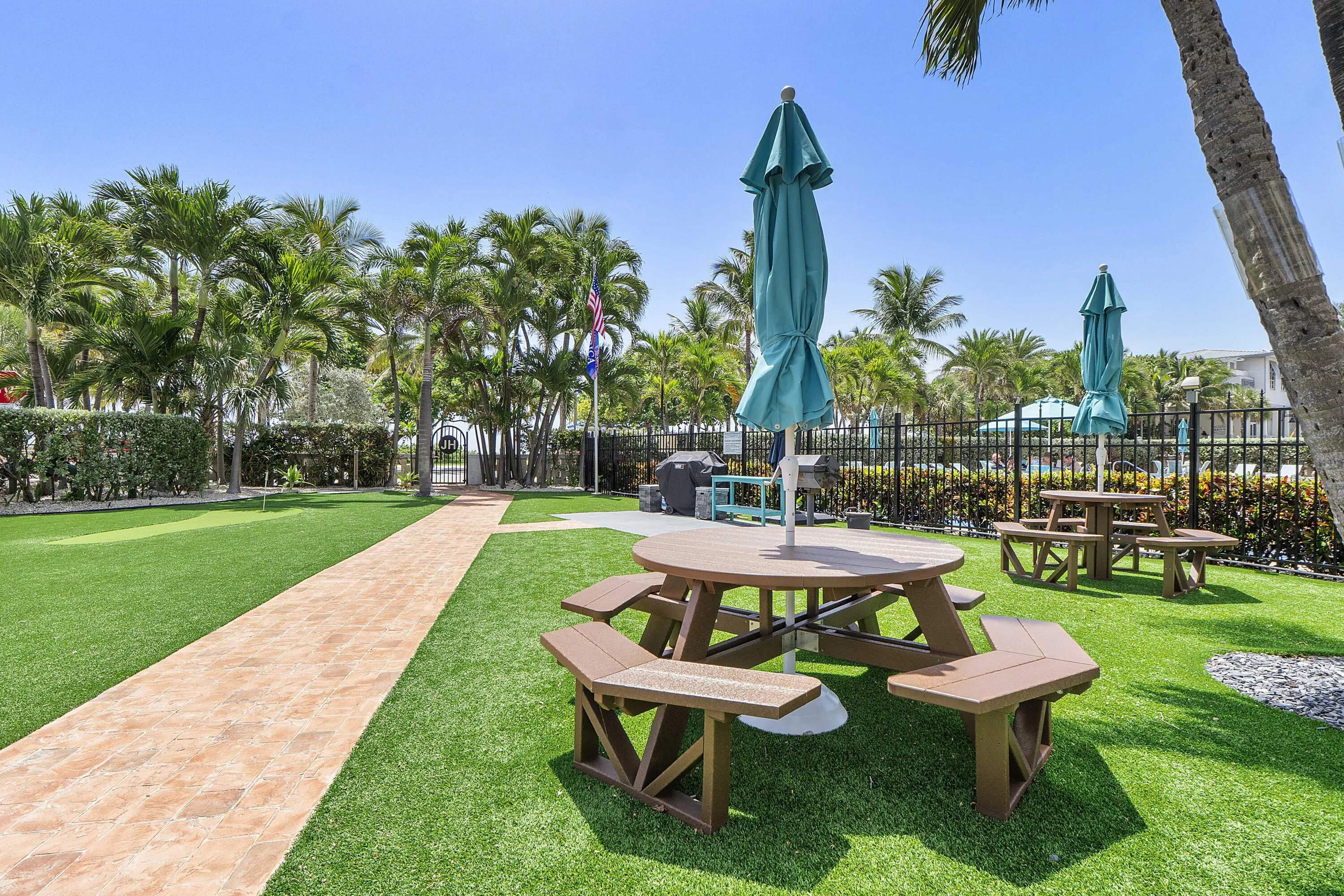 305 N Pompano Beach Blvd u804_060