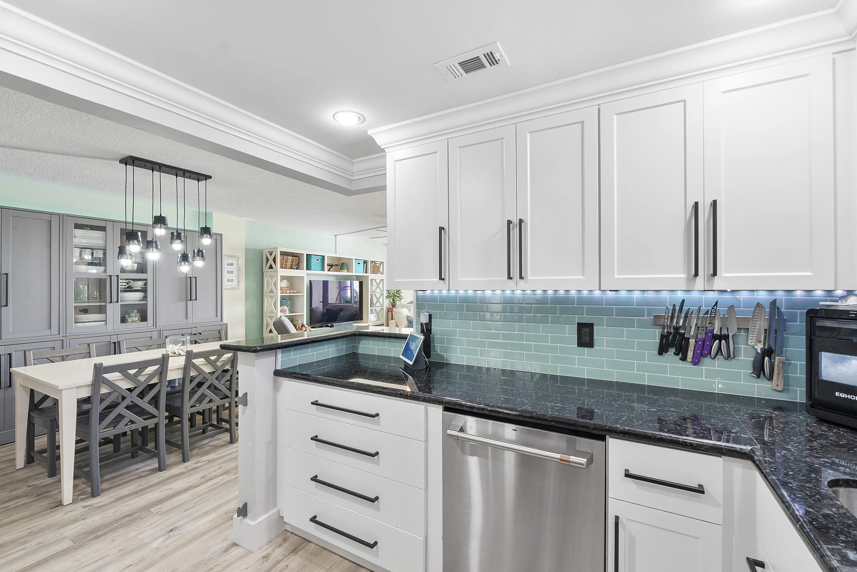 305 N Pompano Beach Blvd u804_033