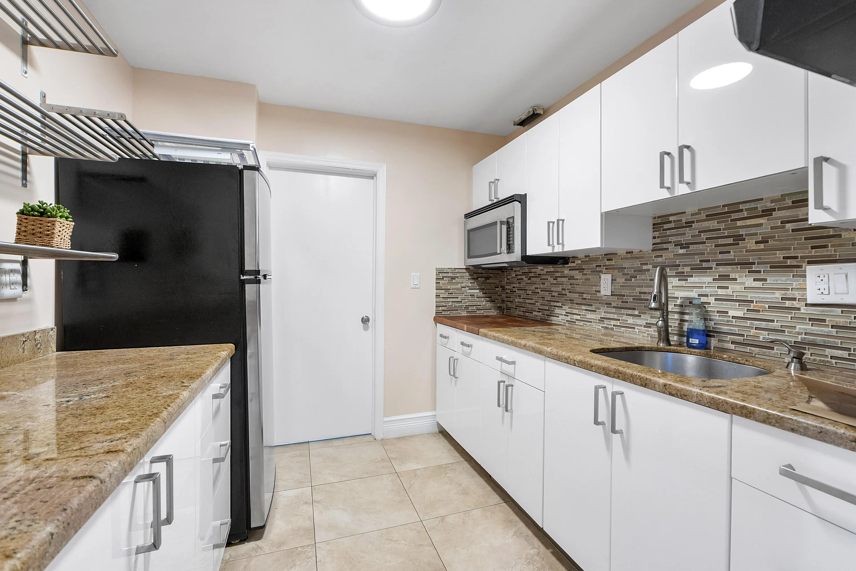 305 N Pompano Beach Blvd u804_059