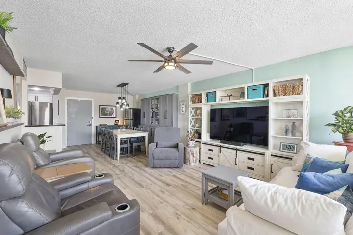 305 N Pompano Beach Blvd u804_028