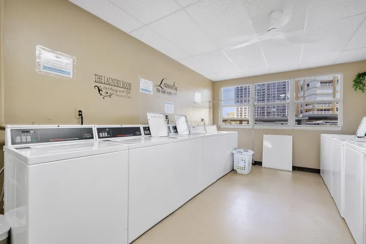 305 N Pompano Beach Blvd u804_056