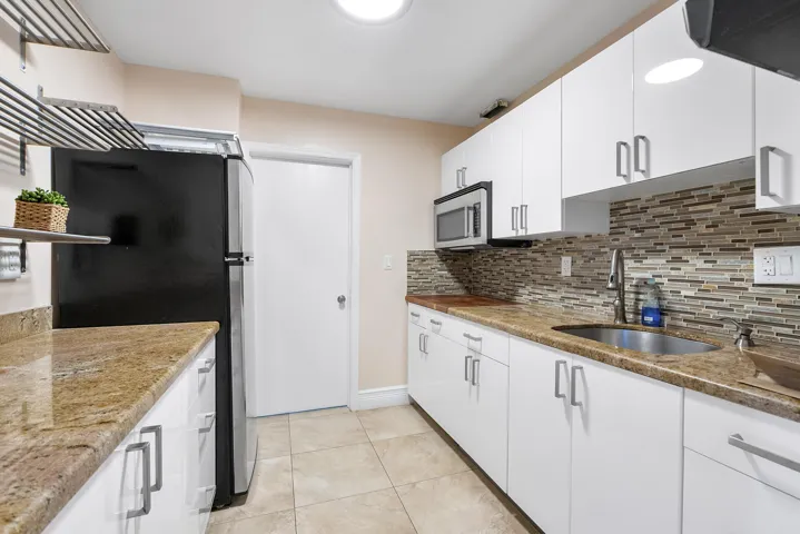 305 N Pompano Beach Blvd u804_059