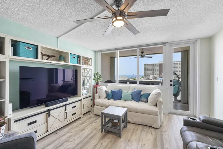 Lots of space in the living room for movies & popcorn