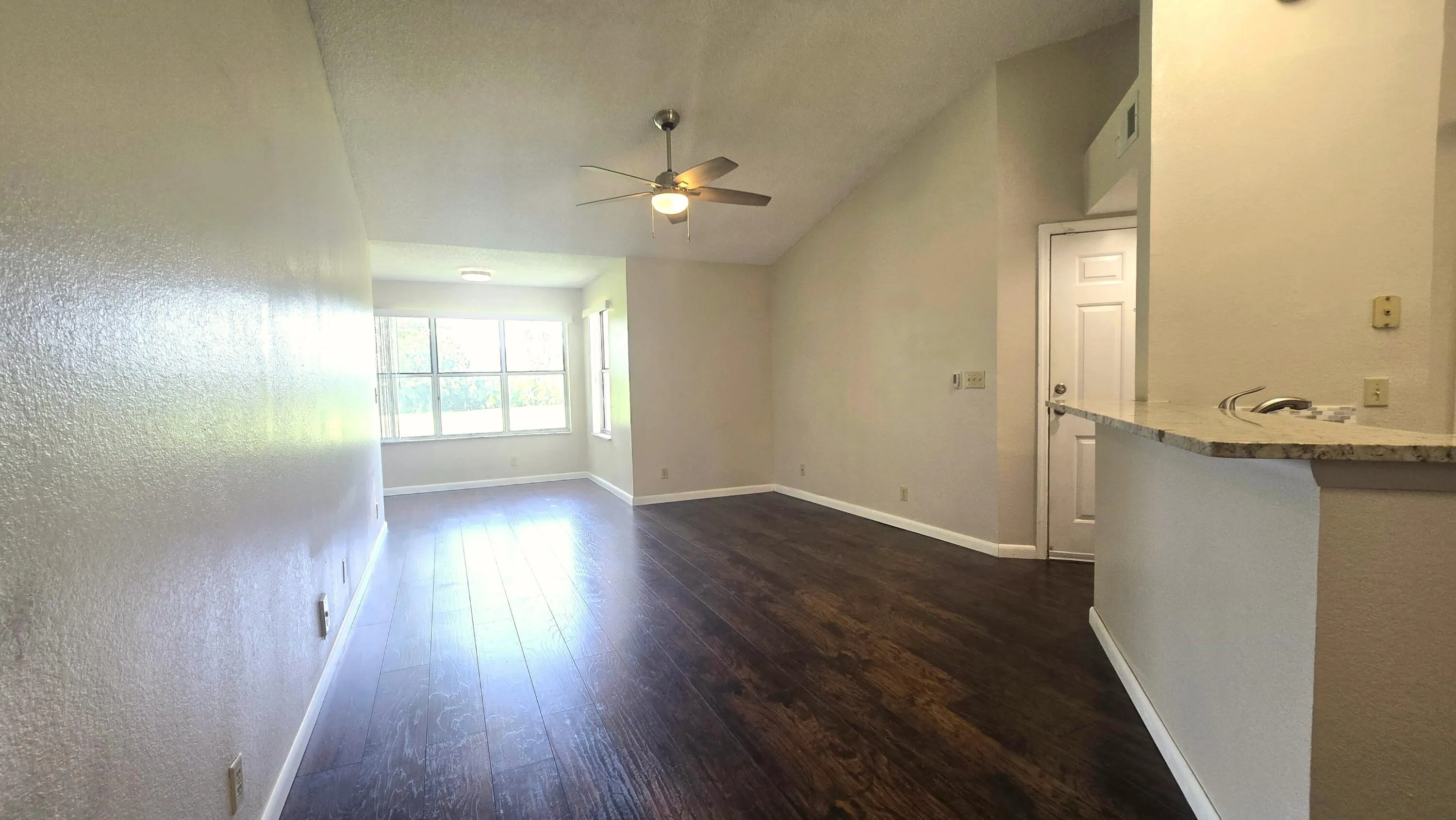 928_Living Area2